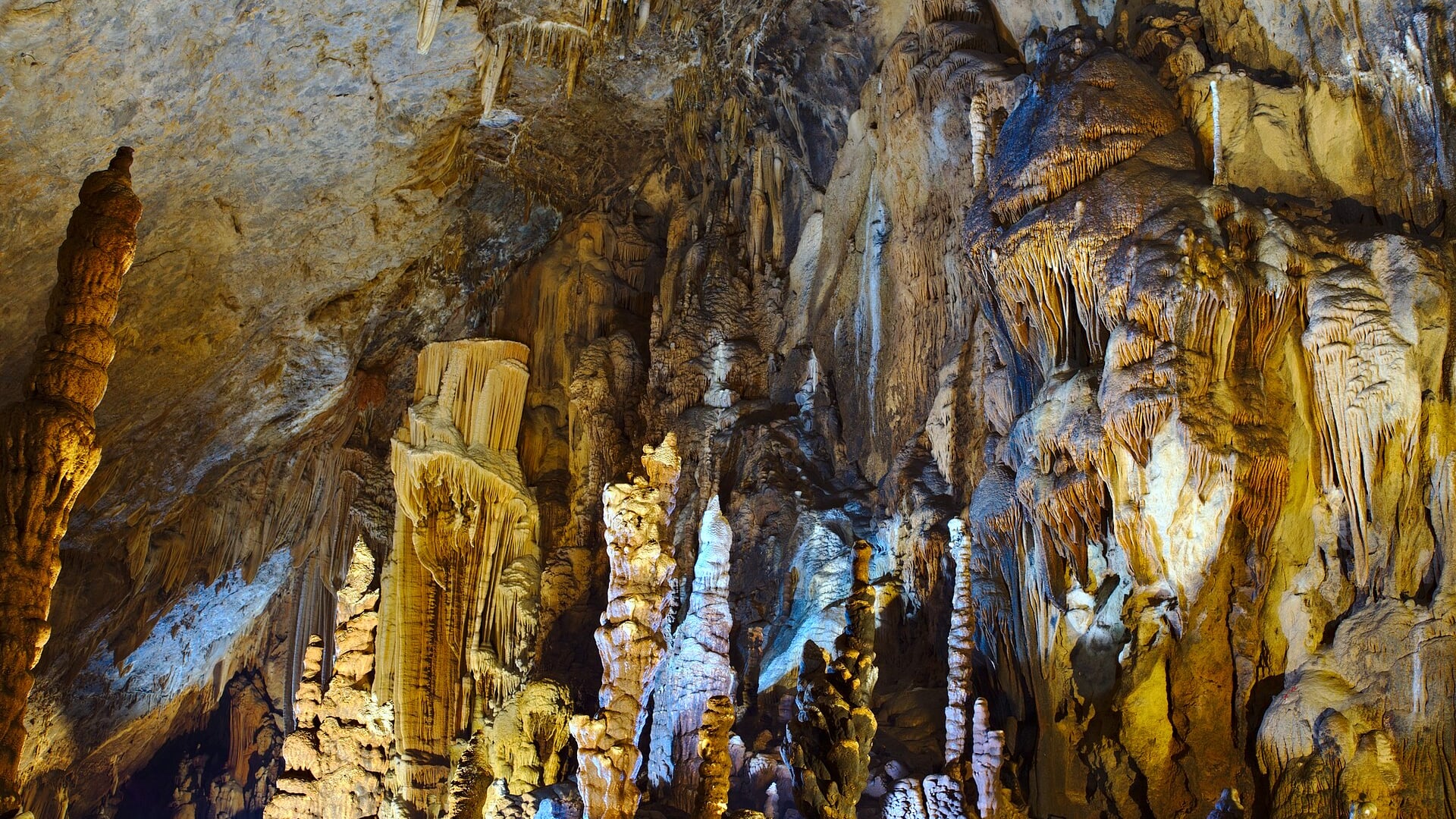 Lung Khuy Cave